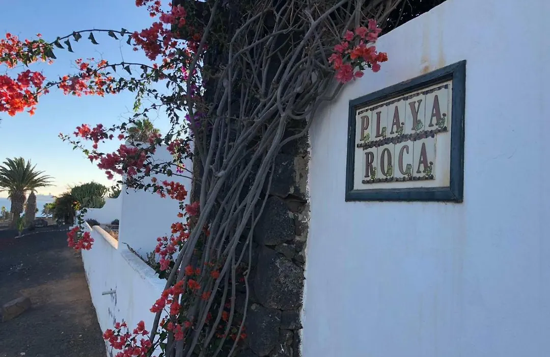 Comfortable Houses Playa Roca Beachfront Access-1